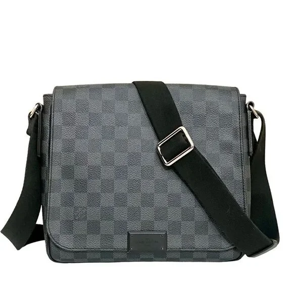 LOUIS VUITTONโDamier Graphite District PM Shoulder Crossbody Bag ๐ผ - Picture 1 of 17